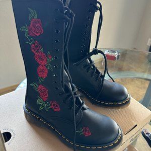 Dr. Martens Rose Embroidered 1914 Vonda Leather Combat Boots